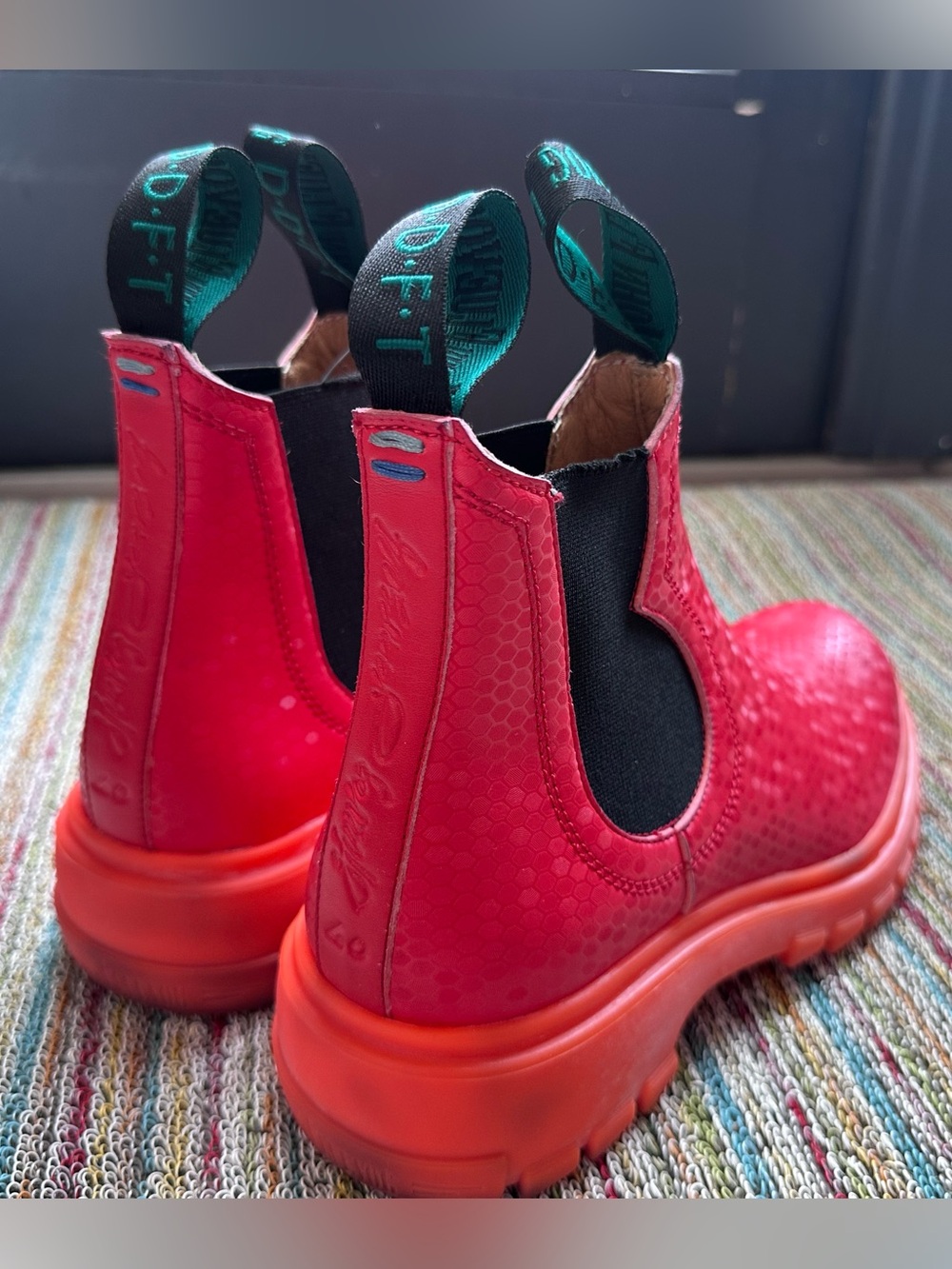 Fluevog EXCELLENT Official Jeudi pink rubberized vegan leather Chelsea boot -7 - Picture 5 of 16